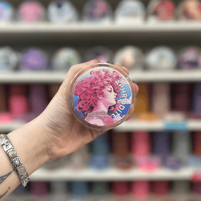 Aphrodite wax melt pot with pink goddess label