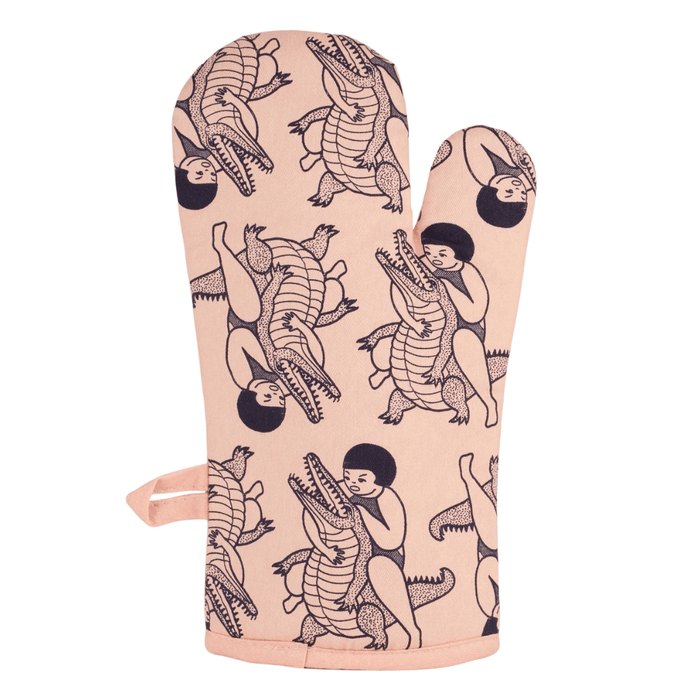 Reverse of Blue Q oven mitt - Do one thing every day that scares your family