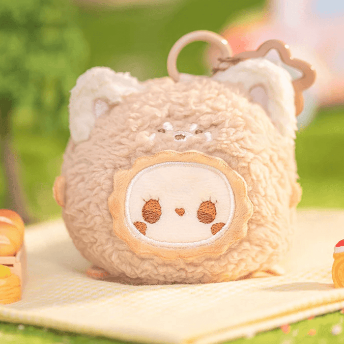 Cute Bear plush – beige round bear with heart nose, Emma Rua Rua Zoo blind box series.
