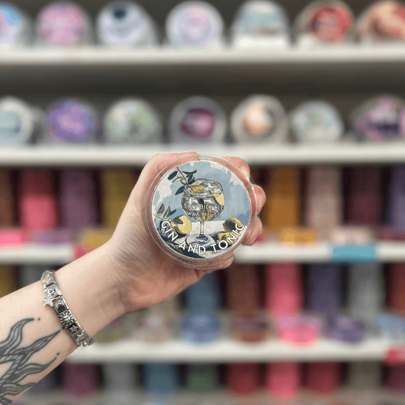 Gin and Tonic wax melt pot with cocktail label