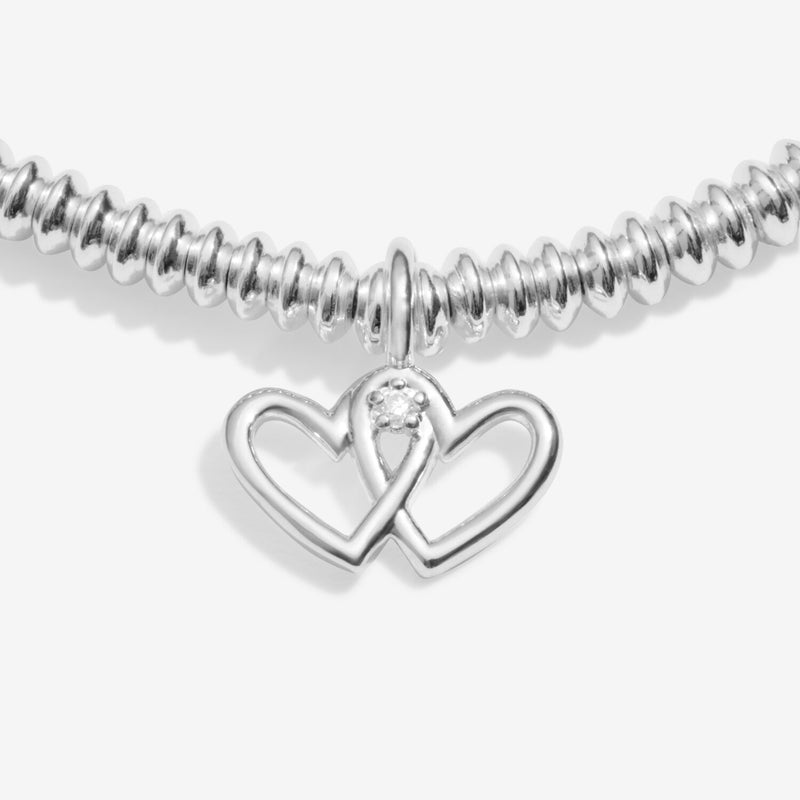 Close-up of Joma Jewellery friendship bracelet with lab-grown diamond