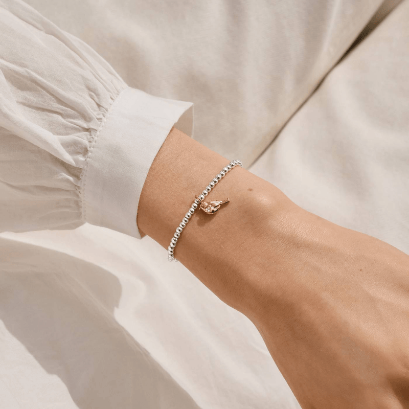 Joma Jewellery Christmas Robin stretch bracelet worn on the wrist