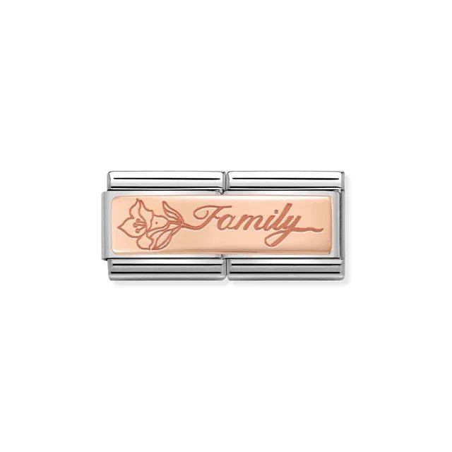 Family script with flower Nomination Double Link in bonded rose gold, close-up