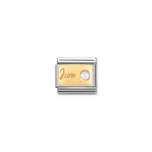 June birthstone Nomination Classic Link in yellow gold with white pearl, close-up
