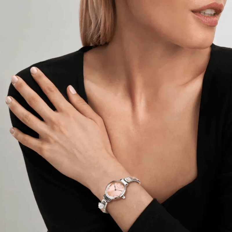 Woman wearing a Nomination Paris bracelet watch