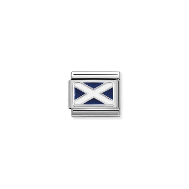 Close-up of Nomination Classic link charm with Scotland flag in blue and white enamel
