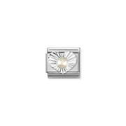 Close-up of Nomination White Pearl Heart Classic Link in stainless steel with sterling-silver sunburst heart and 3mm white pearl