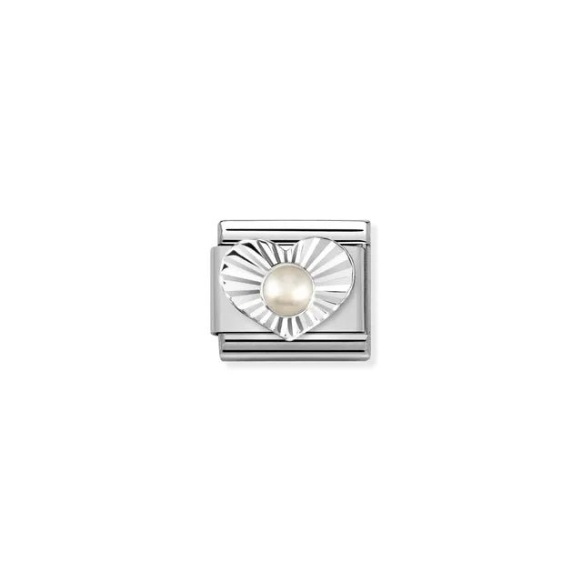 Close-up of Nomination White Pearl Heart Classic Link in stainless steel with sterling-silver sunburst heart and 3mm white pearl