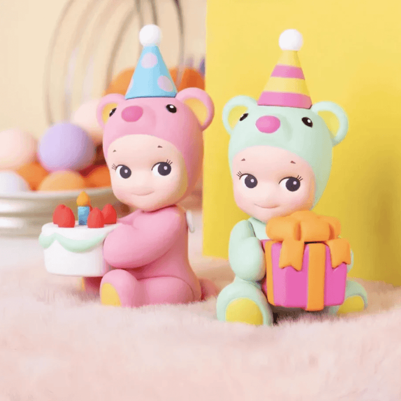Sonny Angel Birthday Gift Bear pink Birthday Cake Hug and mint green Present Hug mini figures