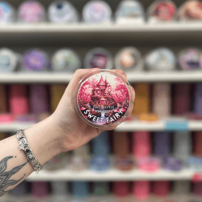 Sweet Fairy wax melt pot with pink fairy-tale label