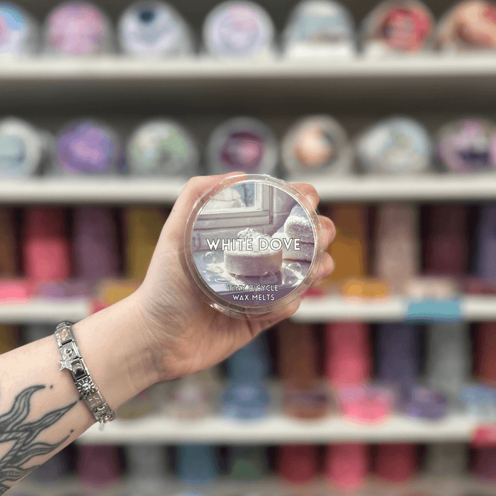 White Dove wax melt pot with soft clean spa-style label